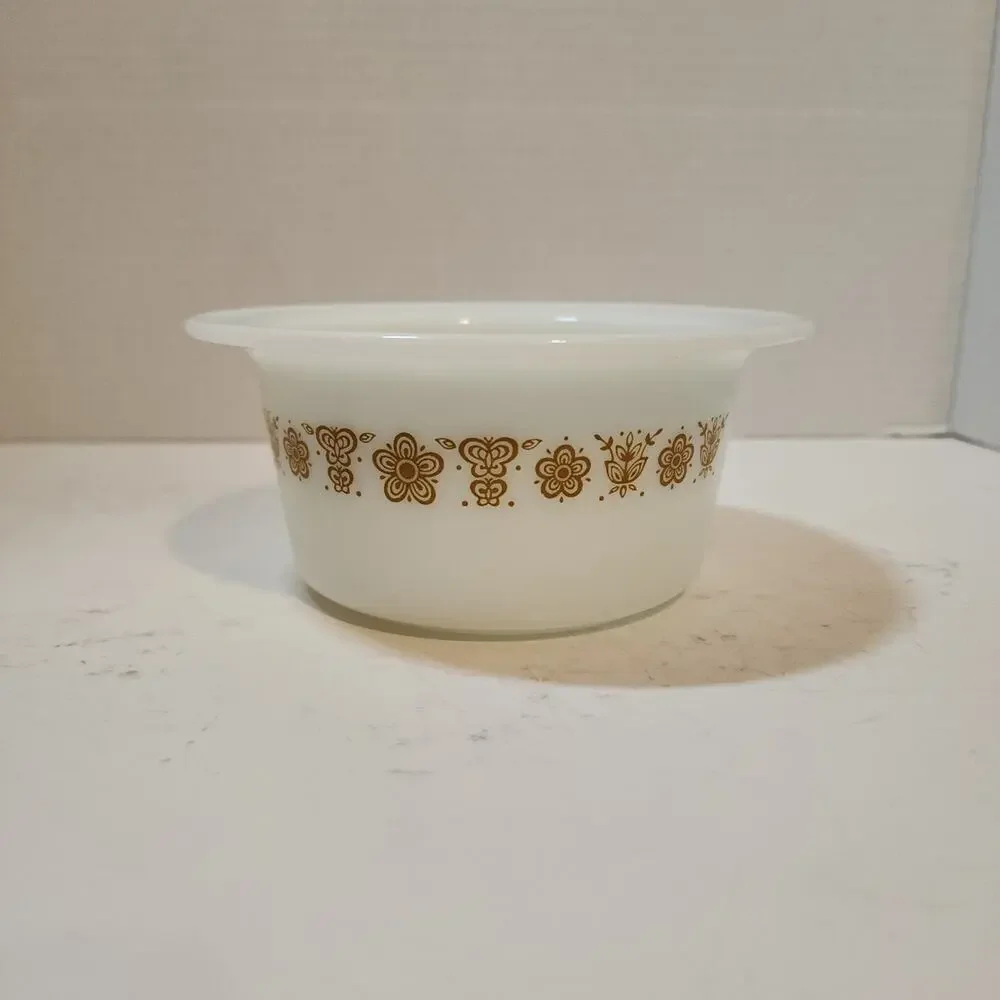 Pyrex Gold Butterfly Round Butter Dish 4